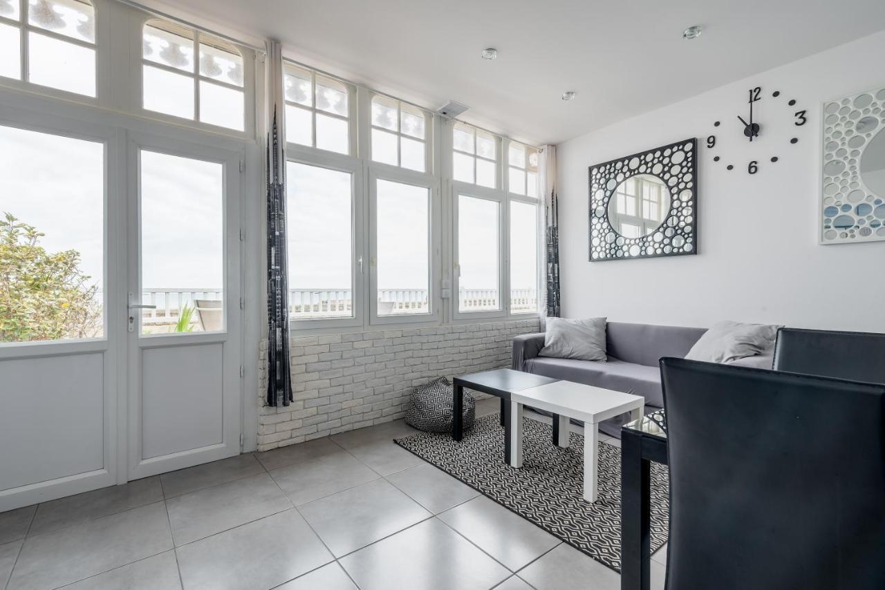 Appartement En Front De Mer Avec Terrasse Et Vue Mer Arromanches-les-Bains Exterior foto